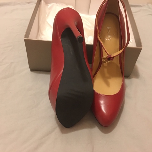 Red Ankle Strap Pumps 6M - Picture 3 of 4